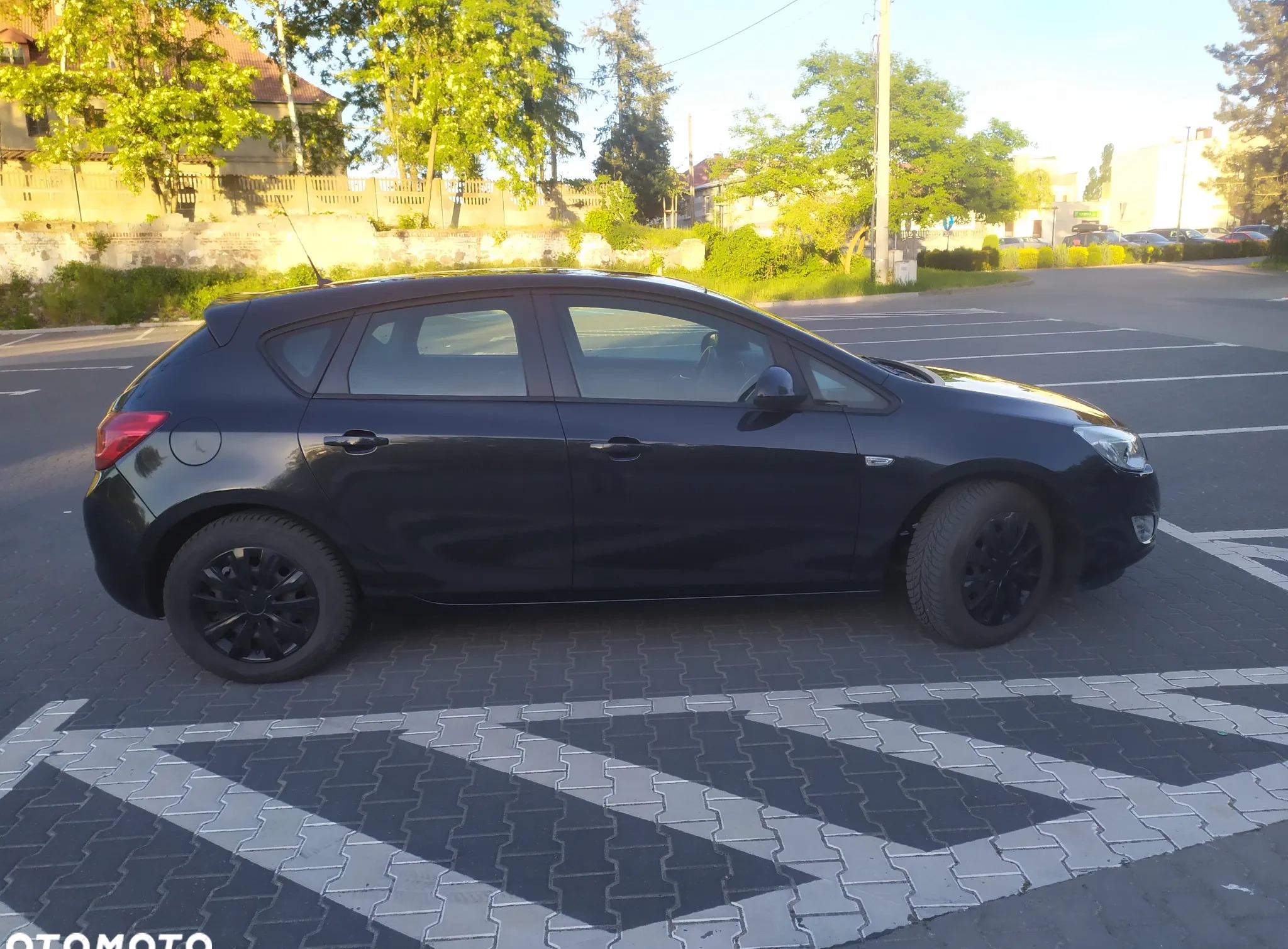 Opel Astra cena 24900 przebieg: 238700, rok produkcji 2011 z Szamotuły małe 154